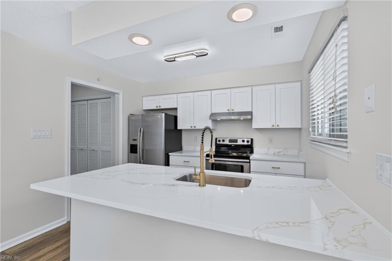 Photo 9 of 32 residential for sale in Virginia Beach virginia