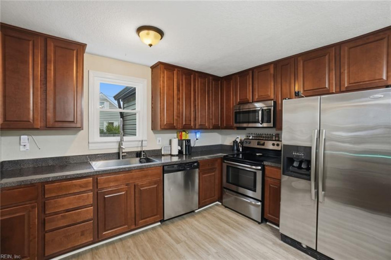 Photo 3 of 19 residential for sale in Norfolk virginia