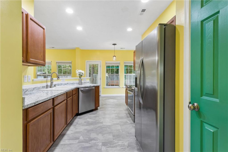 Photo 10 of 49 residential for sale in York County virginia