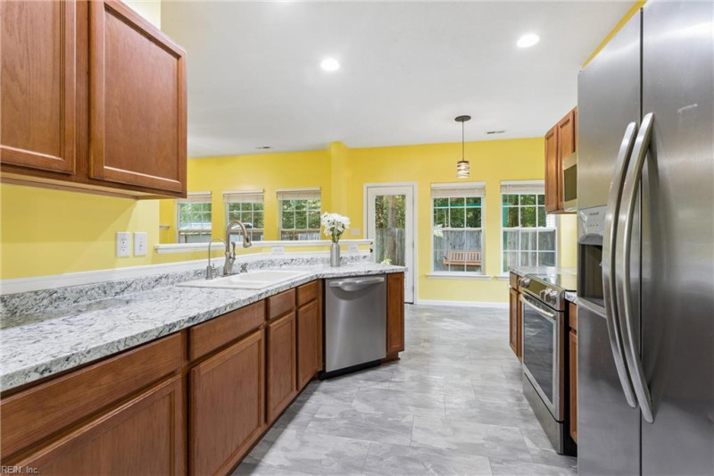 Photo 11 of 49 residential for sale in York County virginia