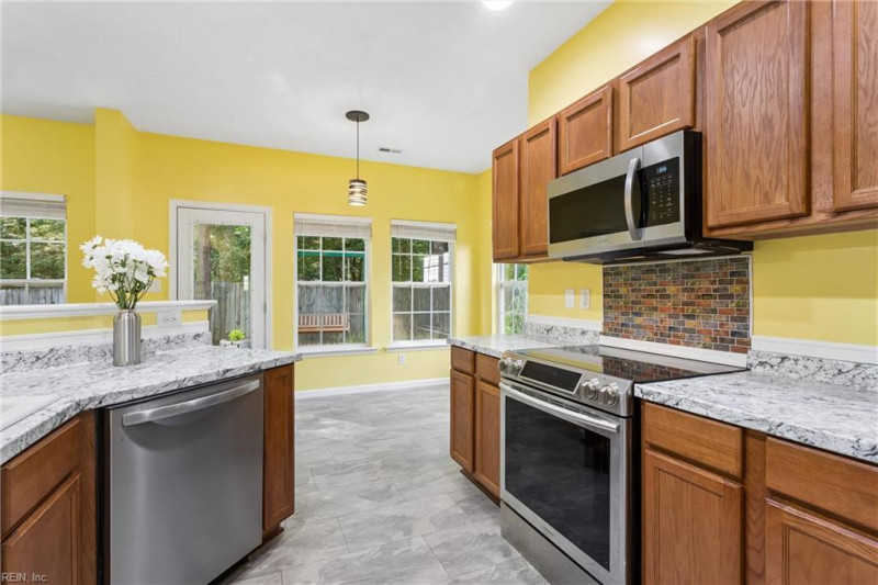 Photo 12 of 49 residential for sale in York County virginia