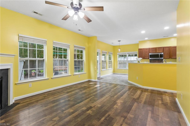 Photo 17 of 49 residential for sale in York County virginia