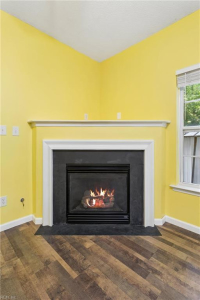 Photo 19 of 49 residential for sale in York County virginia