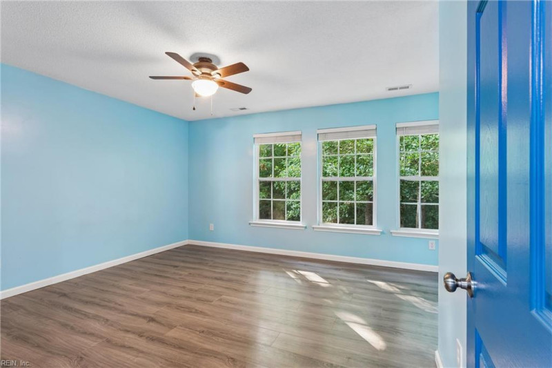 Photo 25 of 49 residential for sale in York County virginia