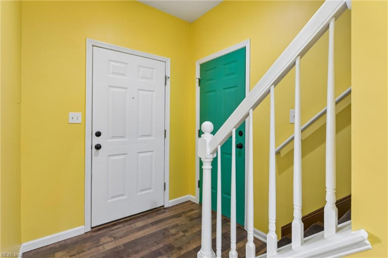 Photo 7 of 49 residential for sale in York County virginia