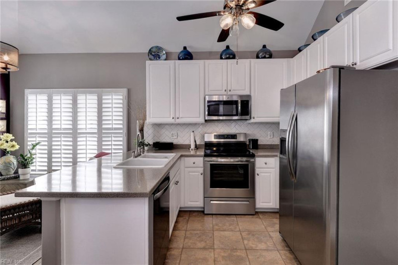 Photo 3 of 43 residential for sale in James City County virginia