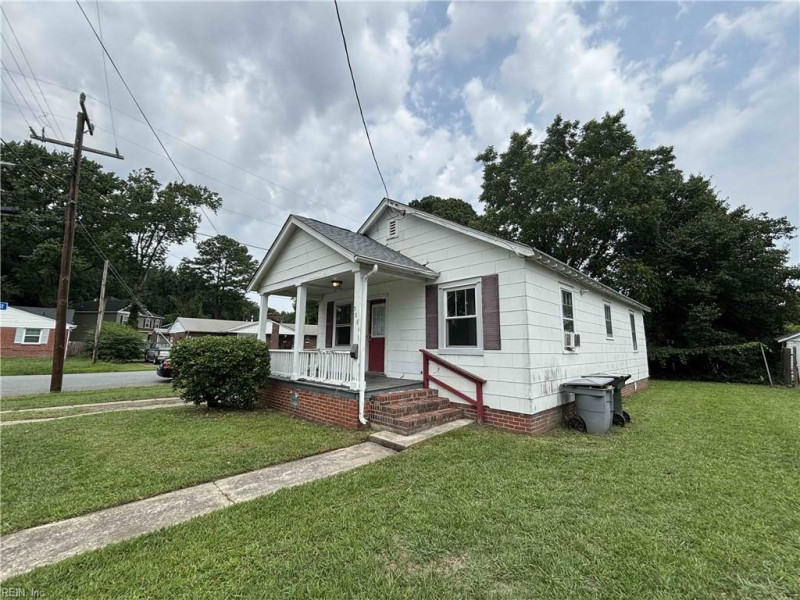 Photo 1 of 11 residential for sale in Hampton virginia