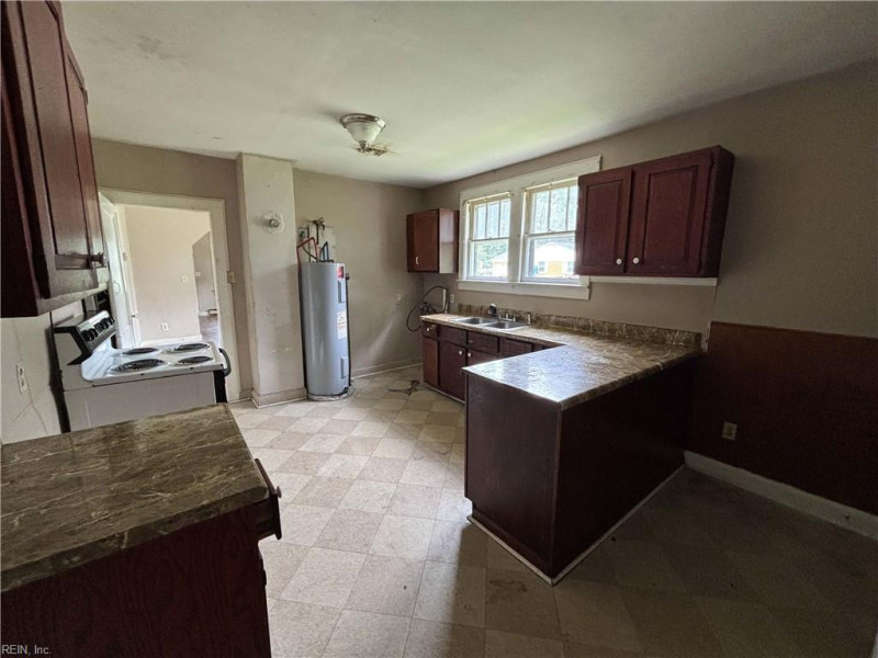 Photo 10 of 11 residential for sale in Hampton virginia