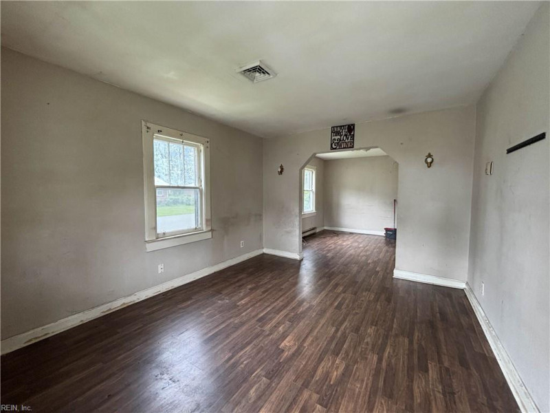 Photo 3 of 11 residential for sale in Hampton virginia