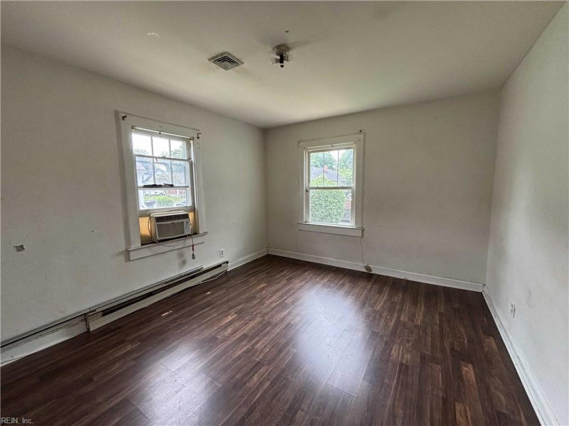 Photo 8 of 11 residential for sale in Hampton virginia