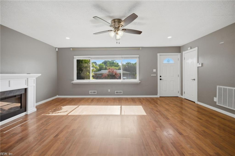 Photo 6 of 30 residential for sale in Virginia Beach virginia Photo 6 of 30 residential for sale in Virginia Beach virginia