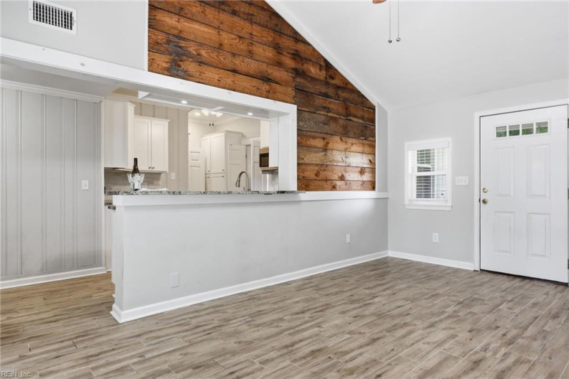 Photo 11 of 33 residential for sale in Norfolk virginia