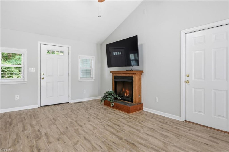 Photo 12 of 33 residential for sale in Norfolk virginia