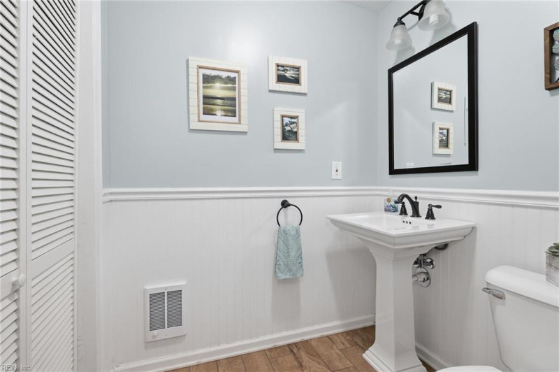 Photo 14 of 33 residential for sale in Norfolk virginia