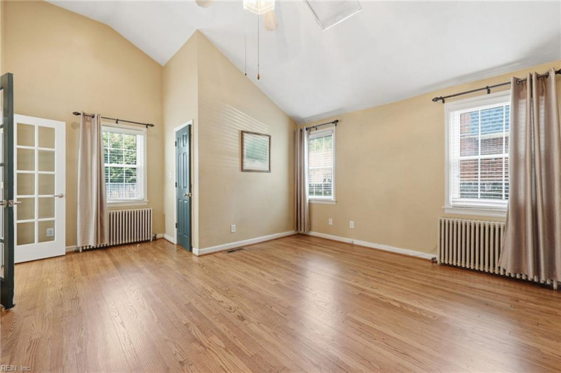 Photo 16 of 33 residential for sale in Norfolk virginia