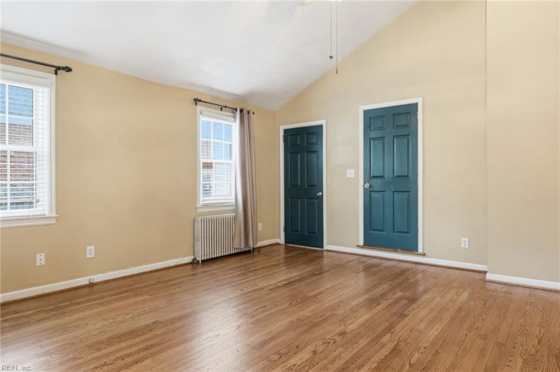 Photo 17 of 33 residential for sale in Norfolk virginia