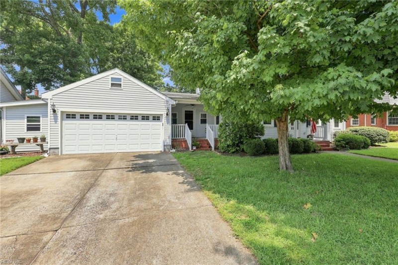 Photo 3 of 33 residential for sale in Norfolk virginia