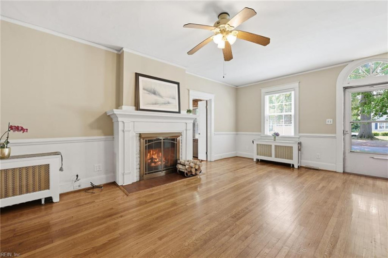 Photo 4 of 33 residential for sale in Norfolk virginia