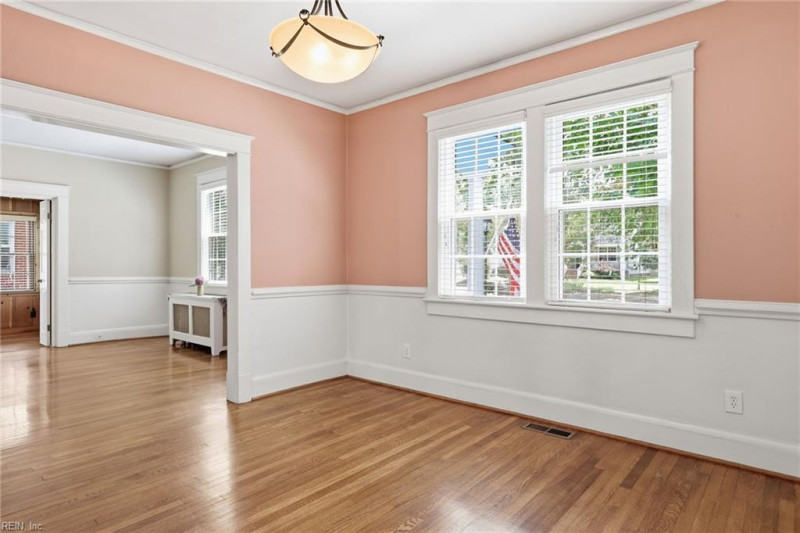 Photo 7 of 33 residential for sale in Norfolk virginia