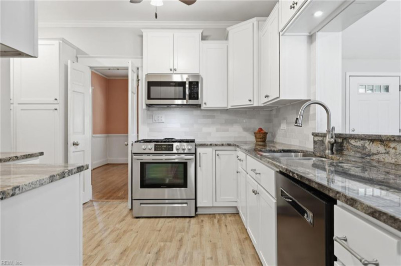 Photo 8 of 33 residential for sale in Norfolk virginia