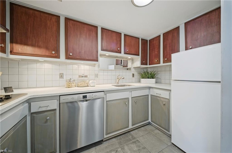 Photo 13 of 43 residential for sale in Virginia Beach virginia