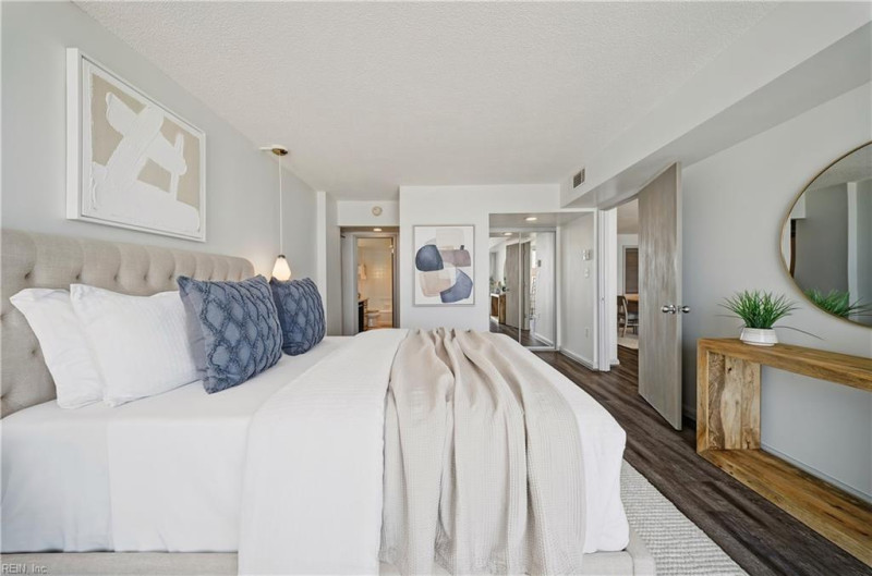 Photo 18 of 43 residential for sale in Virginia Beach virginia