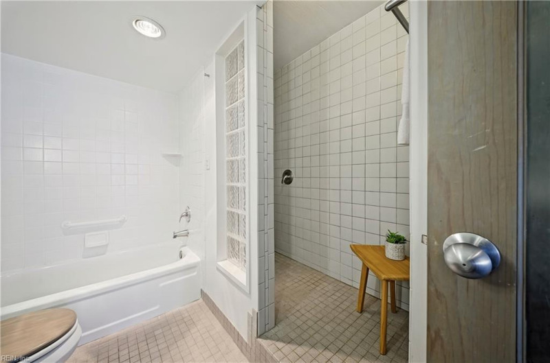 Photo 21 of 43 residential for sale in Virginia Beach virginia