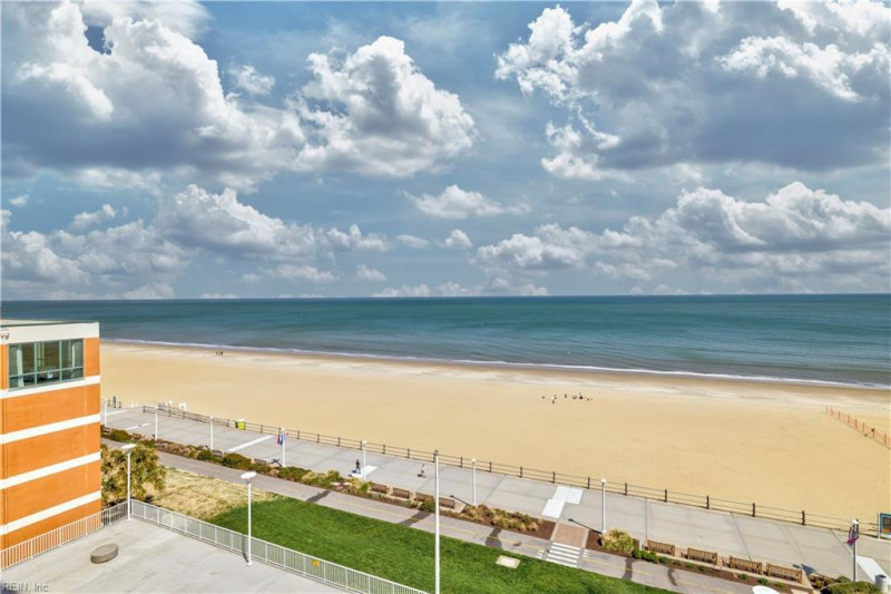 Photo 3 of 43 residential for sale in Virginia Beach virginia