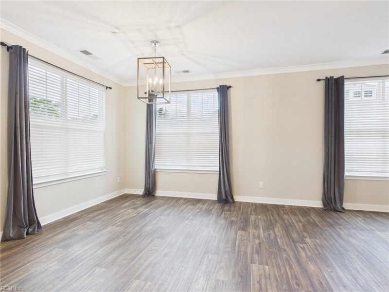 Photo 11 of 36 residential for sale in Hampton virginia