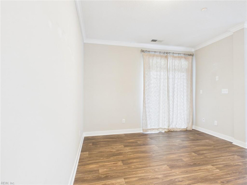 Photo 12 of 36 residential for sale in Hampton virginia