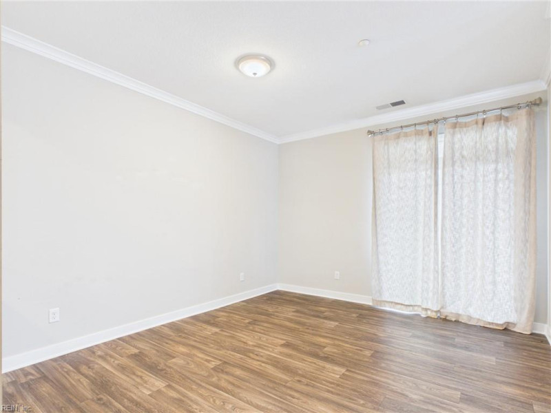 Photo 17 of 36 residential for sale in Hampton virginia