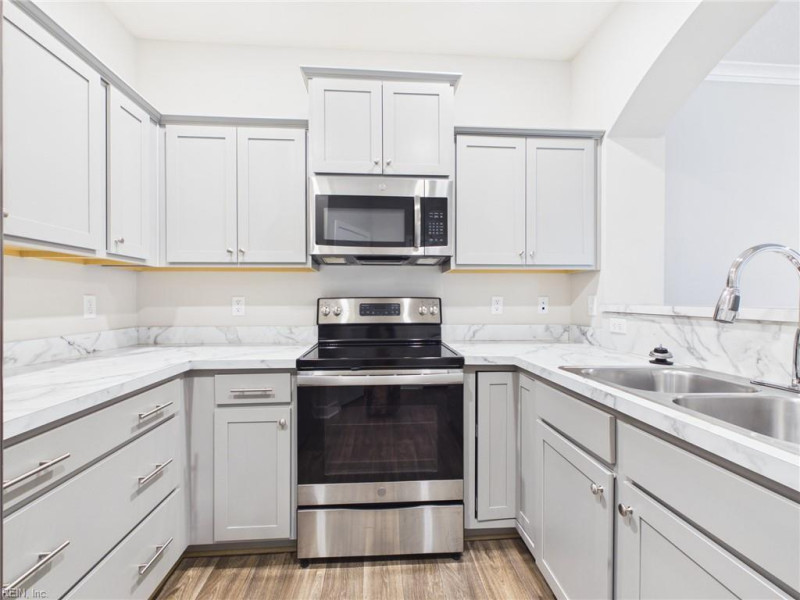 Photo 18 of 36 residential for sale in Hampton virginia