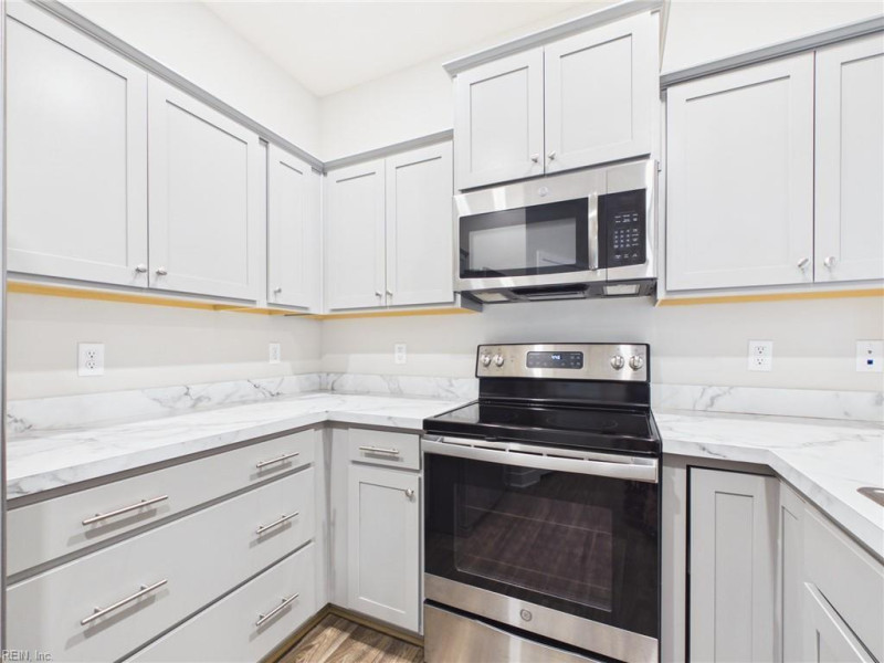Photo 20 of 36 residential for sale in Hampton virginia