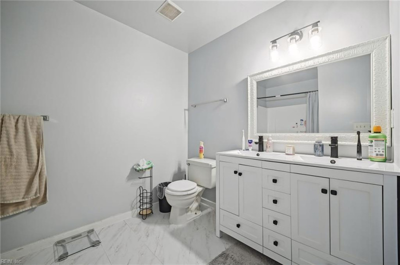 Photo 17 of 29 residential for sale in Suffolk virginia