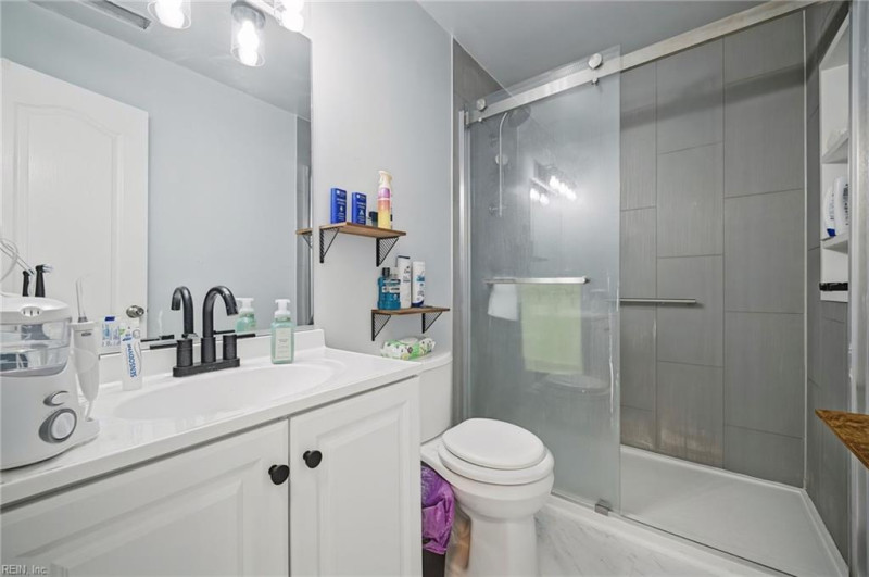 Photo 18 of 29 residential for sale in Suffolk virginia