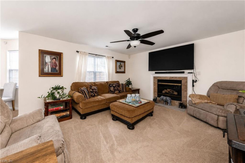 Photo 11 of 36 residential for sale in Hampton virginia