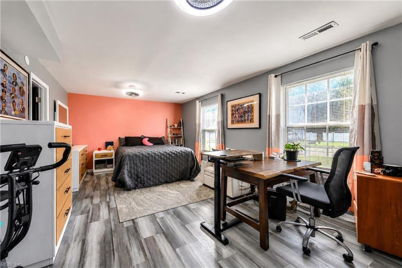 Photo 13 of 36 residential for sale in Hampton virginia