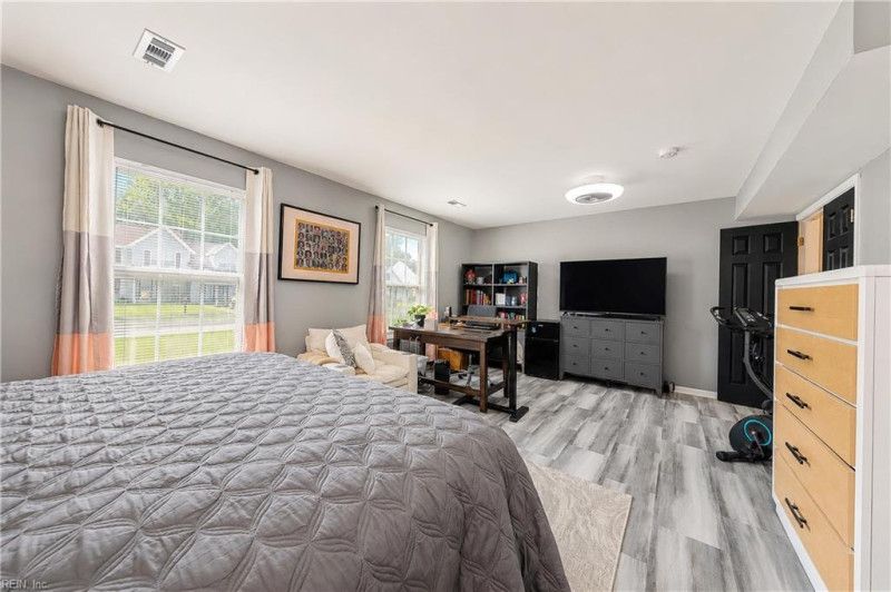 Photo 15 of 36 residential for sale in Hampton virginia