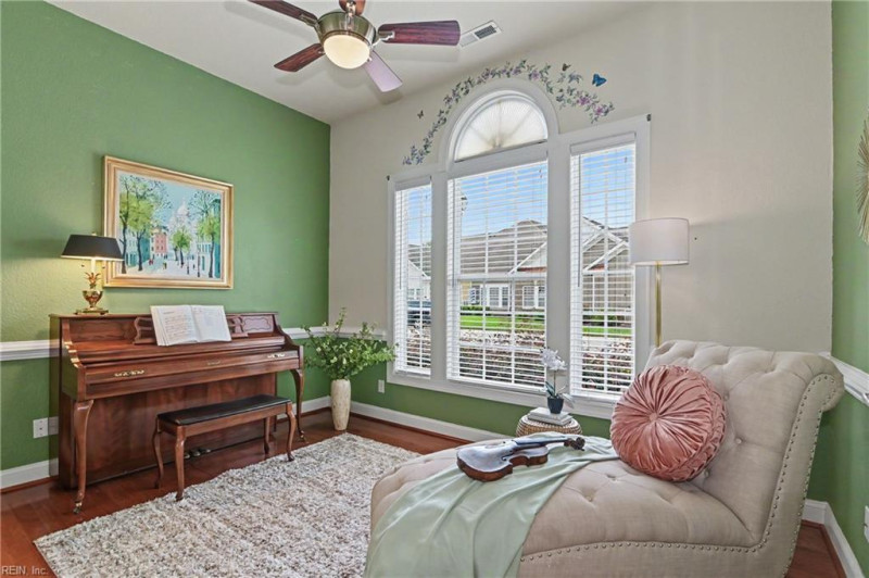 Photo 10 of 48 residential for sale in Chesapeake virginia