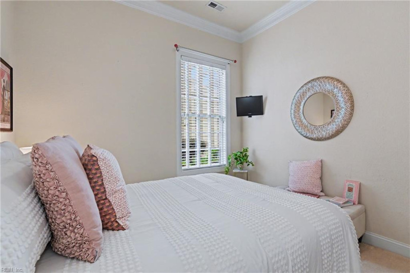 Photo 14 of 48 residential for sale in Chesapeake virginia