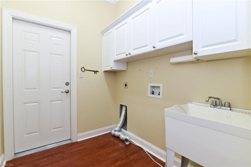 Photo 23 of 48 residential for sale in Chesapeake virginia