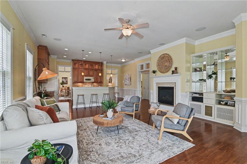 Photo 3 of 48 residential for sale in Chesapeake virginia