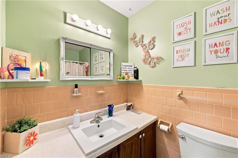 Photo 13 of 15 residential for sale in Chesapeake virginia