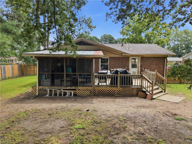 Photo 14 of 15 residential for sale in Chesapeake virginia