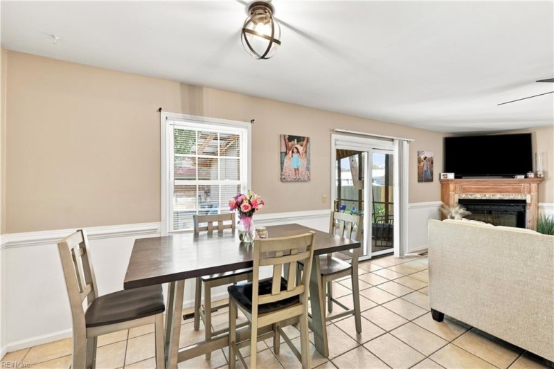 Photo 6 of 15 residential for sale in Chesapeake virginia