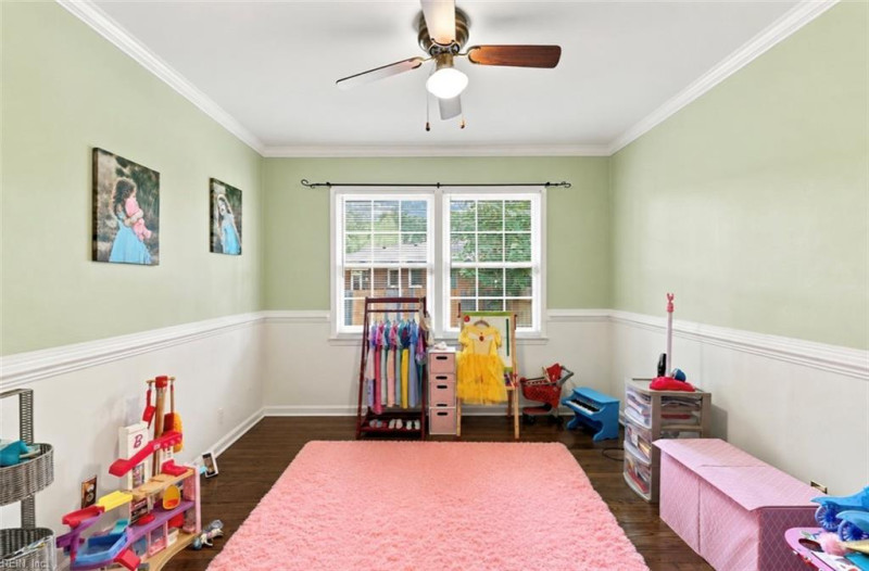Photo 7 of 15 residential for sale in Chesapeake virginia