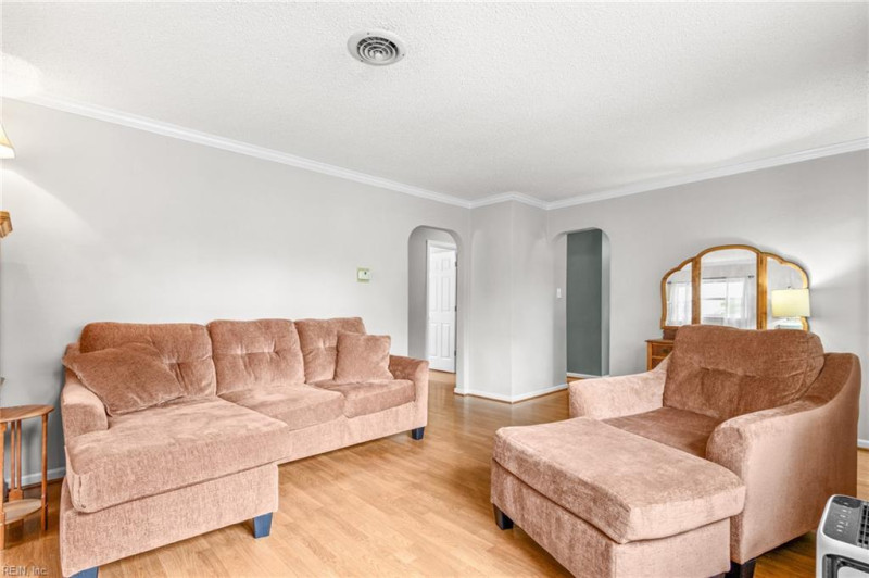 Photo 10 of 37 residential for sale in Virginia Beach virginia