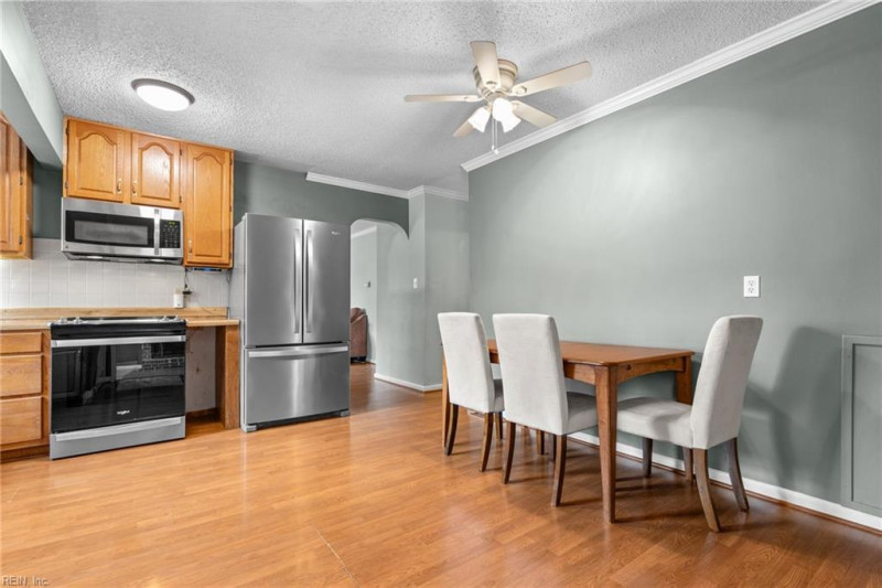 Photo 11 of 37 residential for sale in Virginia Beach virginia