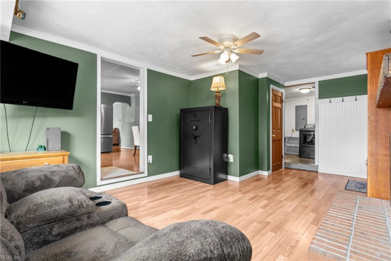 Photo 12 of 37 residential for sale in Virginia Beach virginia