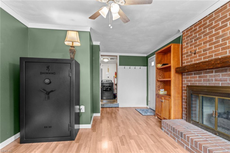 Photo 17 of 37 residential for sale in Virginia Beach virginia